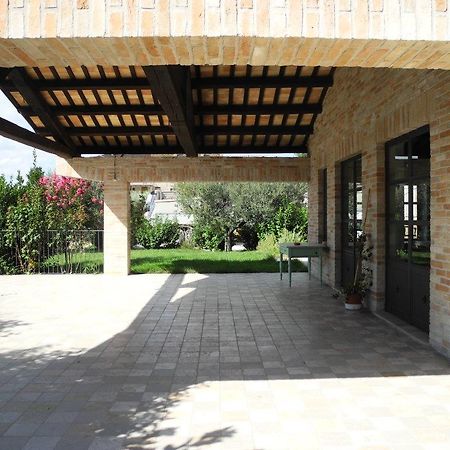 מלון Montottone Agriturismo Eschito מראה חיצוני תמונה
